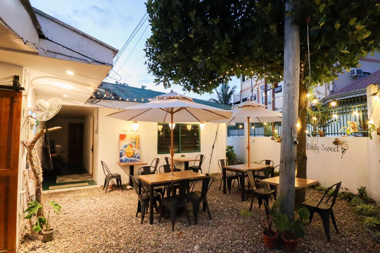 Ocean Breeze Hostel By Daily Sweet Moalboal Eksteriør bilde