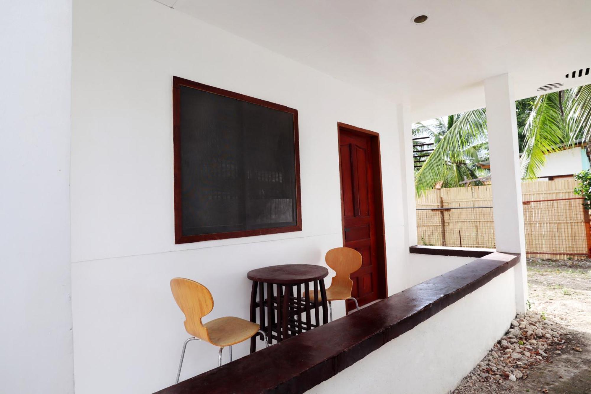 Ocean Breeze Hostel By Daily Sweet Moalboal Eksteriør bilde