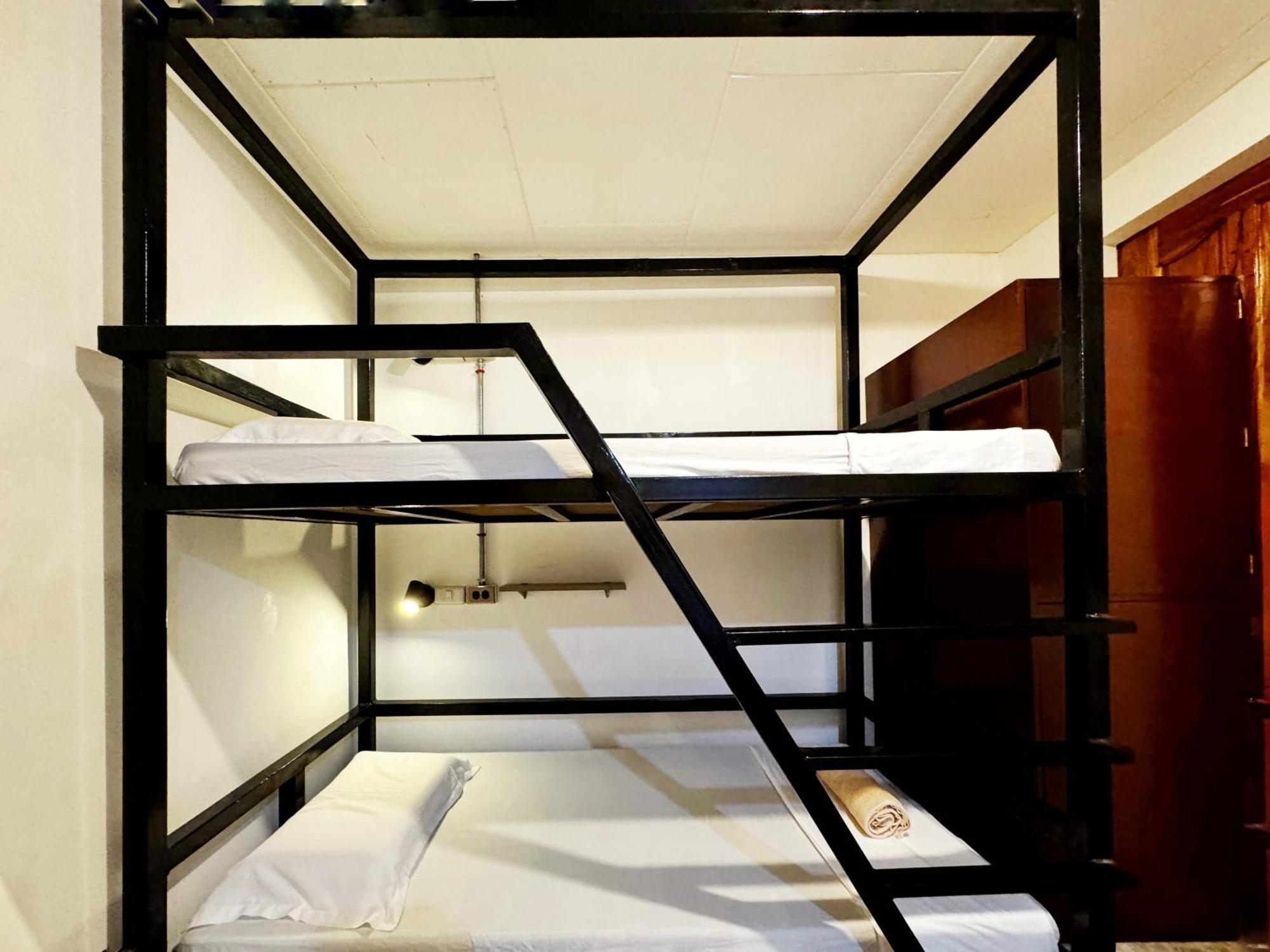 Ocean Breeze Hostel By Daily Sweet Moalboal Eksteriør bilde
